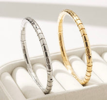 Load image into Gallery viewer, Striped Machined Bracelet