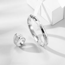 Load image into Gallery viewer, Pinch Bracelet