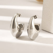 Load image into Gallery viewer, Machined Drop Earring