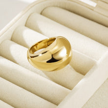 Load image into Gallery viewer, Beluga Ring