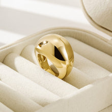 Load image into Gallery viewer, Beluga Ring