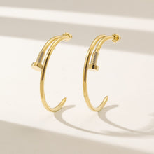Load image into Gallery viewer, Screw Earring