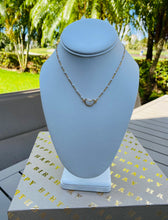 Load image into Gallery viewer, Stainless Steel Nacre Connector Necklace